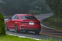 パワーユニットは最高出力310PSの2リッター直4ターボエンジン。0-100km/h加速のタイムは4.8秒と公表されている。