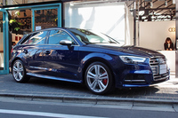 「アウディS3スポーツバック」