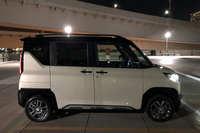 「デリカミニTプレミアム」（4WD車）のボディーサイズは全長×全幅×全高＝3395×1475×1830mm、ホイールベースは2495mm。