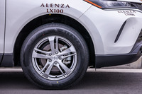 「アレンザLX100」が装着された「トヨタ・ハリアー」。ブリヂストンが行った騒音比較では、先代モデル「デューラーH/L850」よりもロードノイズが22％低減しているという。