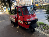 日本の原付き免許にあたる「AM」という免許で操縦できる三輪トラック。