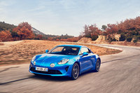 0-100km/h加速は4.5秒という動力性能を実現している新型「A110」。最高速はリミッターによって250km/hに制限されている。