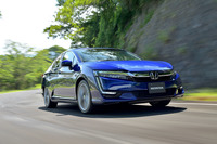 「クラリティPHEV」は、モーターの動力のみを使うEVモードで最大114.6km（JC08モード）走行できる。