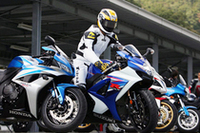 【Movie】最新のオートバイ23台が、サーキットを激走！