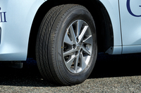 「GRV II」のサイズは195/65R15～225/60R17の全10種類。2015年4月1日に発売される。