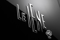 CピラーにはTV番組で使われているのと同じロゴが。