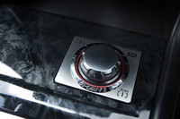 エクシーガのSI-DRIVEはレガシィともフォレスターとも違うチューニングが施されている。「I」でもアクセルペダルを勢いよく踏み込むと、リミットが一時的にカットされるという。