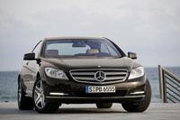 今回の改良では同時にフェイスリフトが行われ、フロントグリル、ヘッドライト、バンパー、ボンネットフードなどが新しくなった。