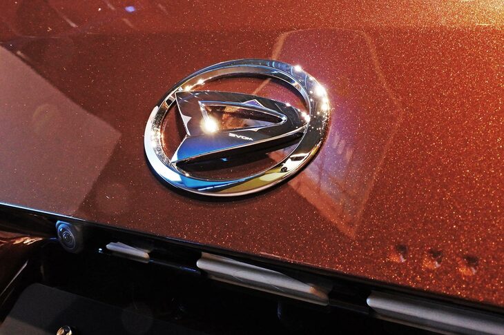 ダイハツ・ムーヴX（「D」エンブレム）