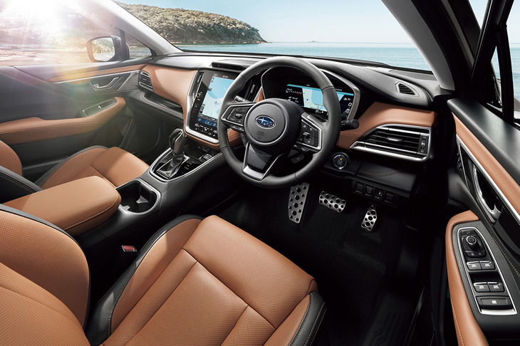 3層で構成されるダッシュボード中央上部に、11.6インチの縦型モニターを配置。質感の高い内装の仕上がりも新型のセリングポイントだ。