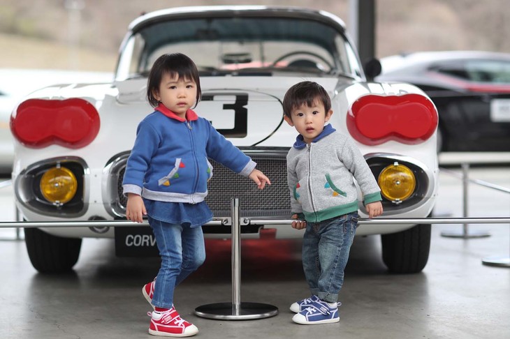 レアなモデルだけに「コルベット ルマン仕様」の前では記念撮影する参加者が後を絶たなかった。