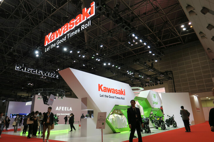 ジャパンモビリティショー2023におけるカワサキブースの様子。
