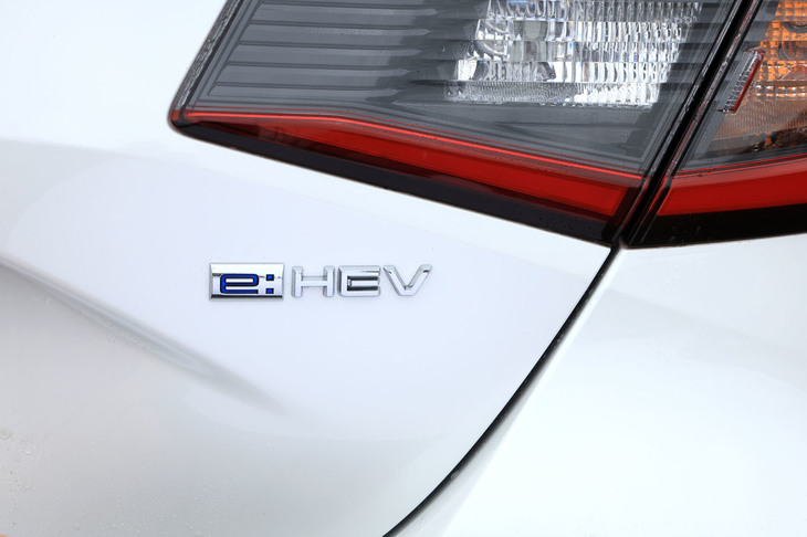 「e：HEV」はシリーズハイブリッドを進化・発展させたホンダ独自のハイブリッドシステム。通常、エンジンは発電のみに専念しているが、低負荷の状態ではエンジン走行もできる仕組みとなっている。