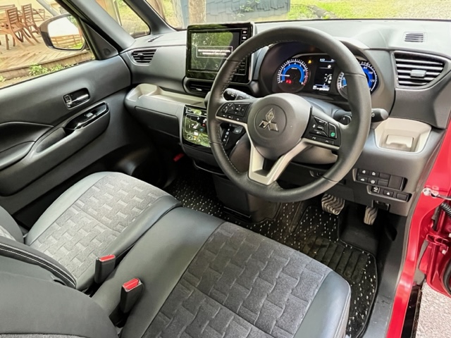 内装のデザインは「eKクロス スペース」とほとんど変わっていない。