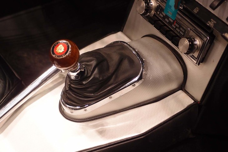 ジャガーEタイプ シリーズ1 DHC（1963年）／Auto Roman