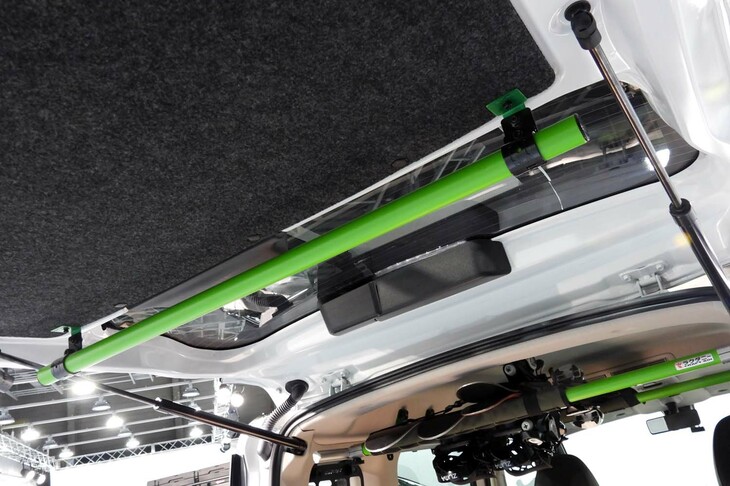 三菱デリカミニCHAMONIX SNOW GEAR（バックドアパイプ）