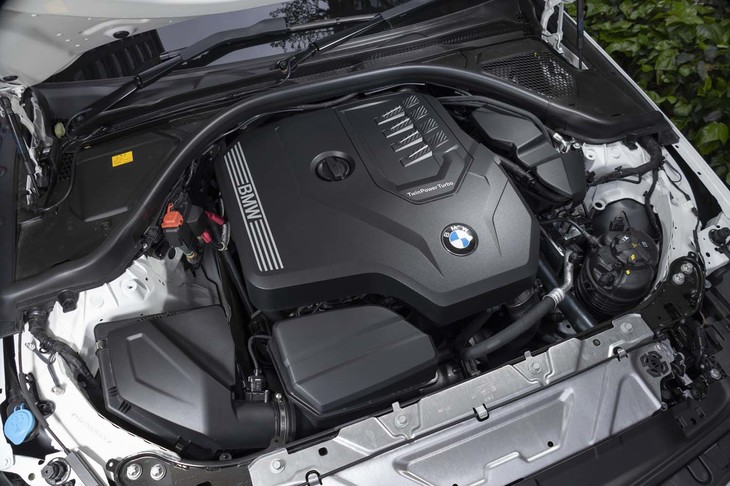 フロントに積まれる2リッター直4ターボの「B48B」ユニットは最高出力184PSと最大トルク300N・mを発生する。