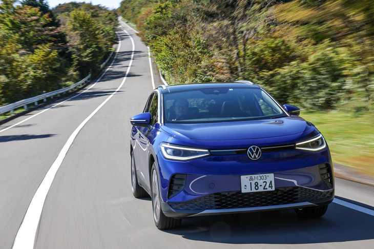 フォルクスワーゲンのBEV「ID.4」。2022年11月に日本でも販売が開始された。フォルクスワーゲンはID.4の導入にあわせてポルシェとアウディの急速充電ネットワーク「プレミアム チャージング アライアンス」に加盟した。