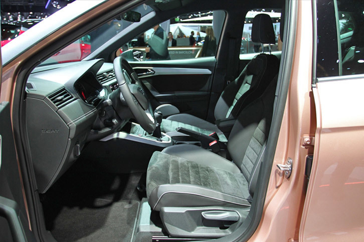 セアト・アローナ（フロントシート）