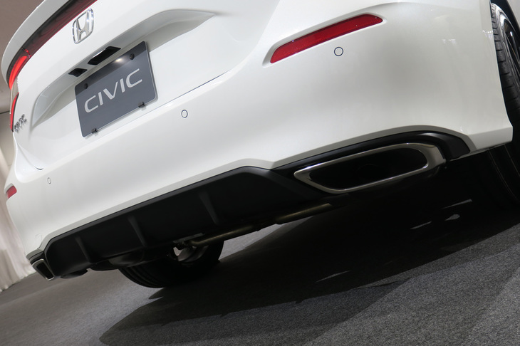 ホンダ・シビックEX（リアバンパー＆マフラー）