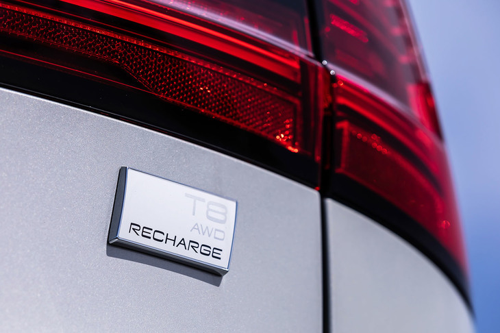 今回は、車両本体価格が1054万円となる「V90」の最上級モデル「リチャージプラグインハイブリッドT8 AWDインスクリプション」に試乗。山岳路と高速道を中心にドライブした。