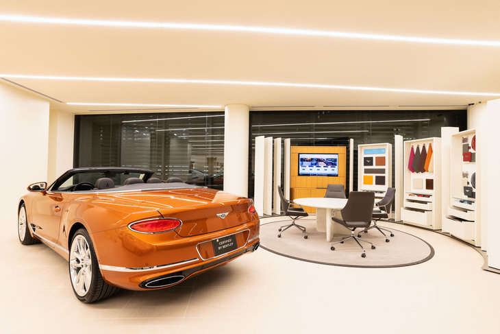 ベントレー東京 芝ショールーム（インテリア）