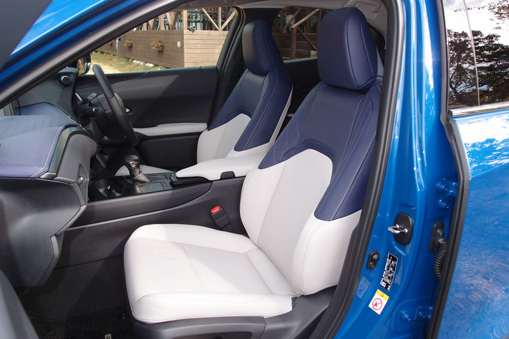 レクサスUX250h“バージョンL”（フロントシート）