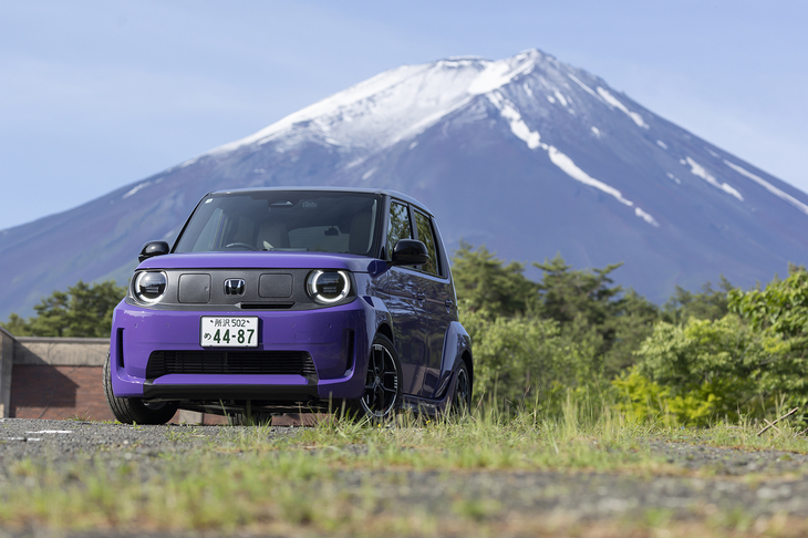 「N-ONE e：」のボディーを拡大し、登録車として販売される「ホンダ・スーパーONE」。モノグレードで339万0200円で販売される。