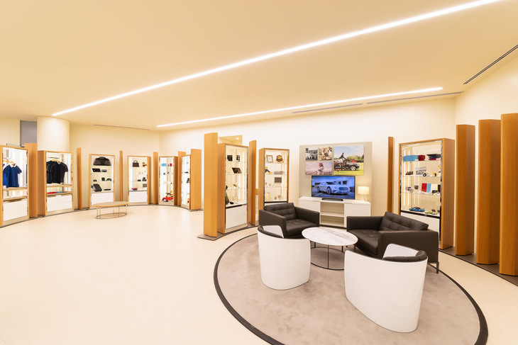 ベントレー東京 芝ショールーム（インテリア）