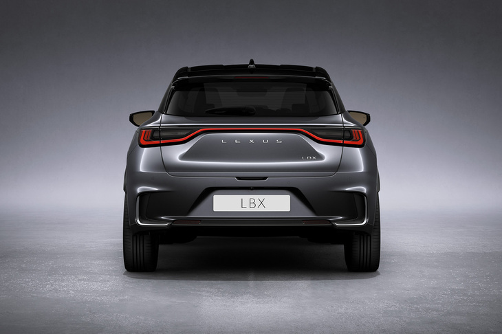 レクサスLBXプロトタイプ（リア）