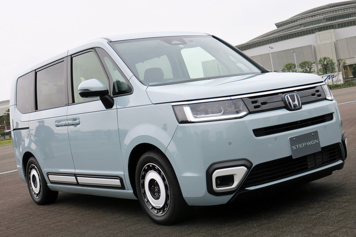 ホンダ・ステップワゴンe：HEVエアー ホンダアクセス用品装着車（エクステリア）