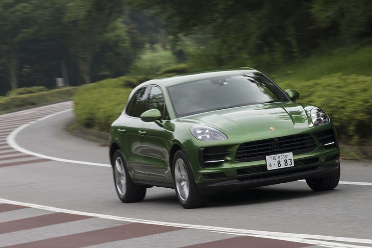 オプションの「ポルシェアクティブサスペンションマネージメント」装着車では、路面状況やドライビングスタイルに応じて各ダンパーの減衰力が無段階に調整される。