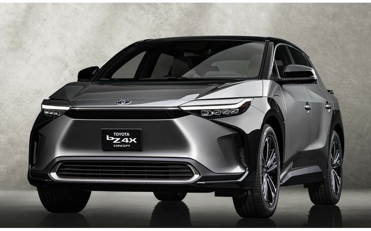 トヨタbZ4X／価格：4万7490ユーロ（約665万円）／市場投入時期：2022年／トヨタの新しい電気プラットフォーム「e-TNGA」を搭載した最初のモデルはSUVタイプの「bZ4X」で、「RAV4」と同程度の大きさになる予定。欧州仕様の性能値や航続距離はまだ発表されていない。
