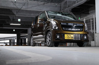 「スティングレー」に用意されるボディーカラーは6色のみで、標準車には設定のある「リフレクティブオレンジメタリック」「フィズブルーパールメタリック」などは選ぶことができない。