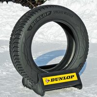 「ダンロップ・シンクロウェザー」は、温度や水などの外的要因によってゴムの特性が変化する「アクティブトレッド」技術を用いた、第1弾の製品となる。