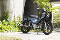 新基準原付の第1陣として、2025年12月に発売された「ホンダ・クロスカブ110ライト」。ホンダでは「スーパーカブ」や「デュオ」にも新基準原付を設定しており、「Honda Liteシリーズ」と銘打って売り出している。