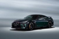 「日産GT-Rトラックエディションengineered by NISMO T-spec」のエクステリア。写真の外装色は新色の「ミッドナイトパープル」。