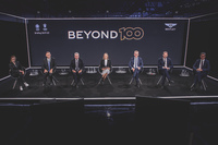 「ビヨンド100」と題したメディア向けオンラインイベントに登壇した英ベントレーモーターズの経営陣。