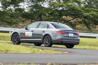 ドライのハンドリング路を「アウディA4」で限界付近まで攻めてみる。「クロスクライメート2」の夏タイヤとしてのポテンシャルは、全く不満のないレベルといえる。