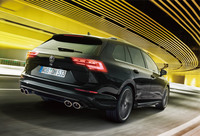 新型「ゴルフR」「ゴルフRヴァリアント」が日本上陸　2リッターターボエンジンは最高出力320PSを発生の画像