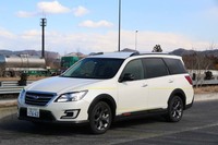 取材の足としてチョイスしたのは、「スバル・エクシーガ クロスオーバー7」。車内では広瀬香美を楽しみつつ、苗場へと向かった。