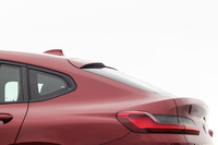 クーペスタイルを表現し、同時にリアスポイラーの機能も持たせたハッチゲートデザイン。リアウィンドウにワイパーは装備されていない。