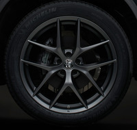 「アルファ・ロメオ・ステルヴィオ」に特別仕様車「モノクロームエディション」登場の画像