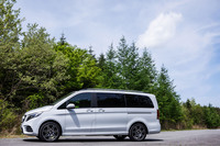 今回テストしたのは全長が5170mmの「ロング」。ほかに全長が4905mmの標準ボディー車と、標準ボディー車を基準にホイールベースを230ｍｍ、全長を475mm延長した「エクストラロング」という3タイプのボディーサイズが用意されている。