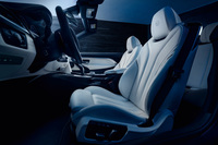 「B4 Sビターボ エディション99カブリオ」のシート。