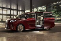 「レクサスLM」が正式にデビュー　4座仕様で価格は2000万円の画像