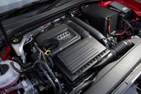 1.4リッター直4ターボエンジンは、最高出力122ps、最大トルク20.4kgmを発生させる。