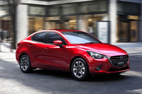 新型「マツダ2セダン」
    