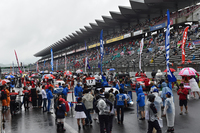 台風の接近により、富士スピードウェイは大荒れのコンディションに。
    