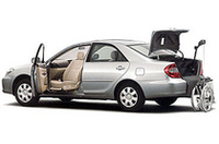 トヨタ「カムリ」に福祉車両の画像